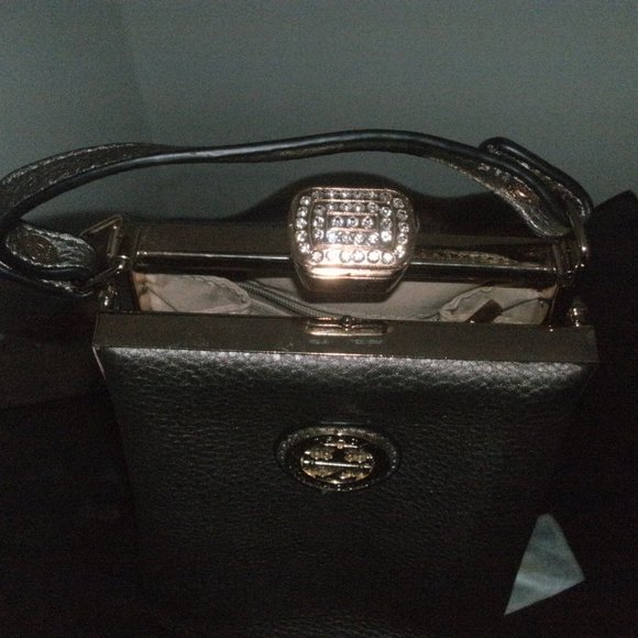 Tracy Zhou Gray Faux Leather Gold Framed Purse with Rhinestone Clasp 7.5" x 5.5" - Picture 4 of 6